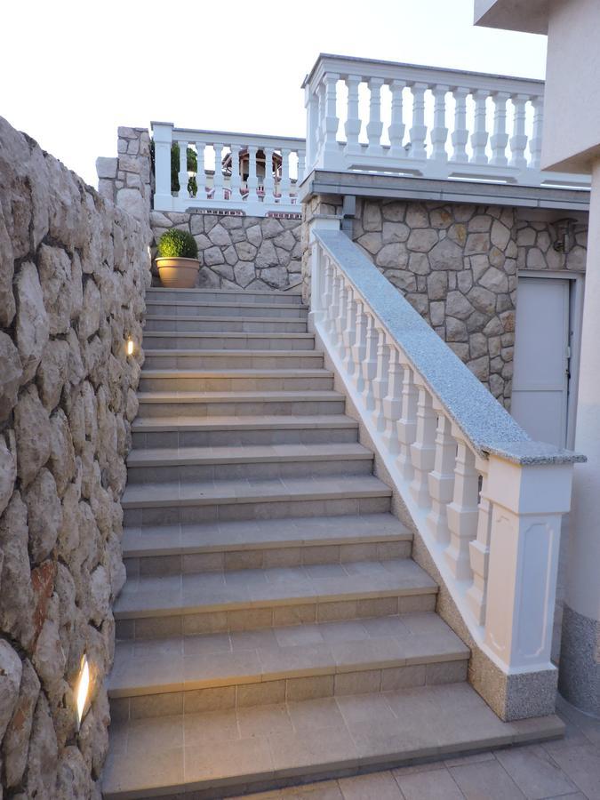 Apartments Villa Residenca Novi Vinodolski Exterior photo